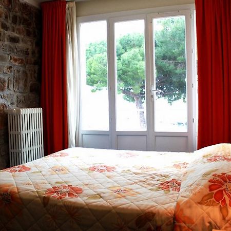 Hôtel Le Richiardi Carqueiranne Quarto foto