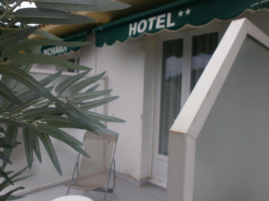 Hôtel Le Richiardi Carqueiranne Exterior foto